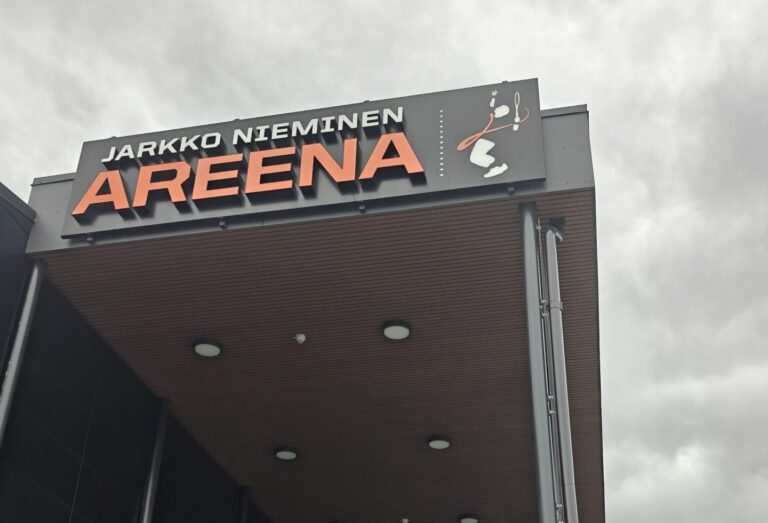 Sulkapallo sadepäivän aktiviteettina